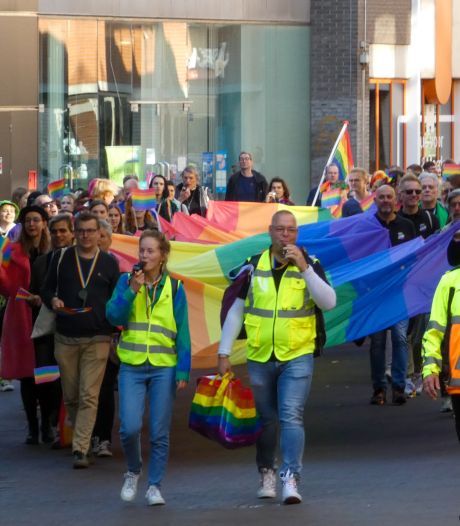 Pride Walk door Enschede: ieders liefde vieren