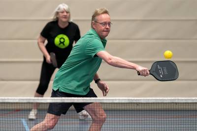 Het kost weinig, je beweegt veel én het is sociaal: pickleball zou hier wel eens heel groot kunnen w