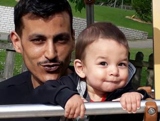 Jaar na dood baby Ibrahim krijgt verdachte enkelband: "Mijn zoon kreeg geen tweede kans, waarom dader dan wel?"