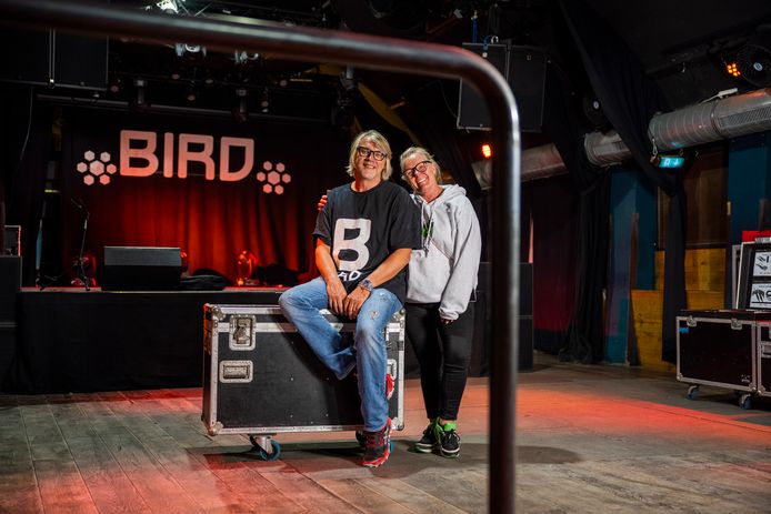 Gaby van Kesteren en Nina Hooimeijer, twee van de oprichters van het Rotterdamse muziekpodium Bird.