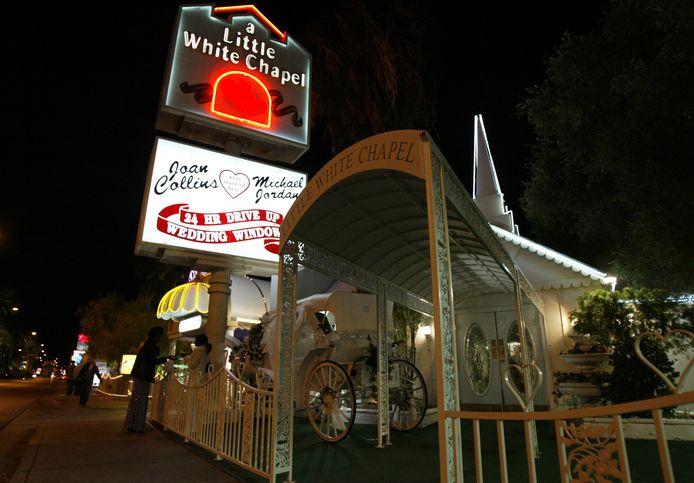 De ingang van 'A Little White Chapel' in Las Vegas waar Britney Spears op 3 januari 2004 trouwde.