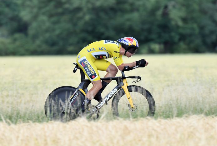 Il giro inizia con un tempo di prova di 13 km: Van Aert è uno dei favoriti per il primo titolo di maglia gialla.