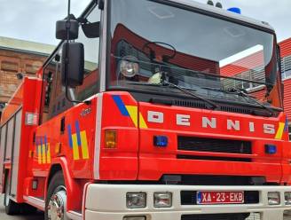 Brandweer van Lochristi zwaait voertuig ‘Dennis’ uit: “Na jarenlange, trouwe dienst schenken we hem aan een brandweerkorps in Albanië”