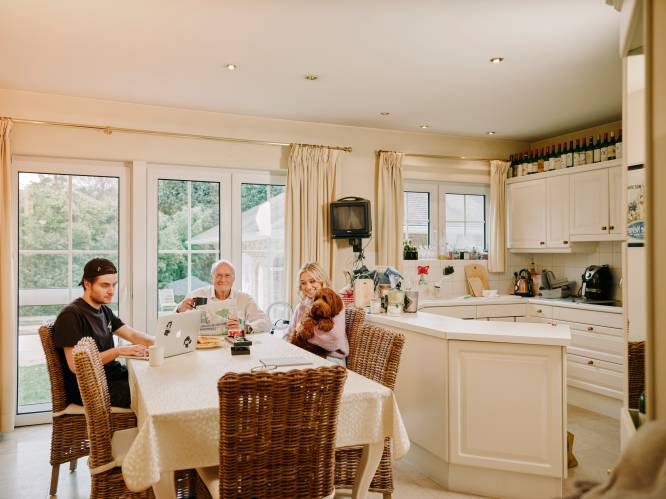 De oude keuken is Jacques Vermeires’ favoriete plek in het weekend: “Ik kan eigenlijk perfect alleen leven”