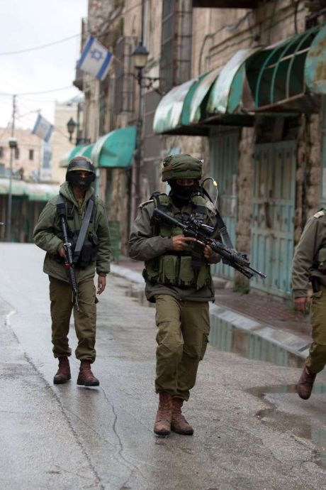 La vague d'attaques au couteau continue à Hébron