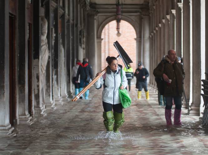 “Lege straten, aardedonker en dode ratten: overstroomd Venetië voelt apocalyptisch aan”