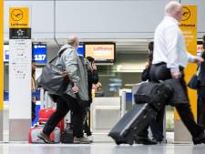 Plus de 800 vols Lufthansa annulés vendredi, une centaine samedi
