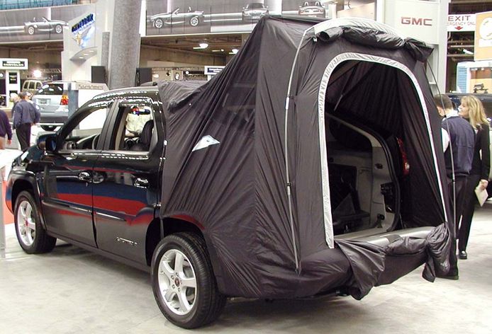 Pontiac Aztec, met tent.