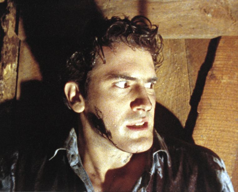 Bruce Campbell in The Evil Dead van Sam Raimi. Beeld x
