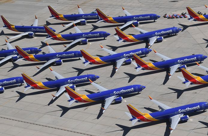 Een reeks Boeings 737 MAX van Southwest Airlines, aan de grond in Californië.