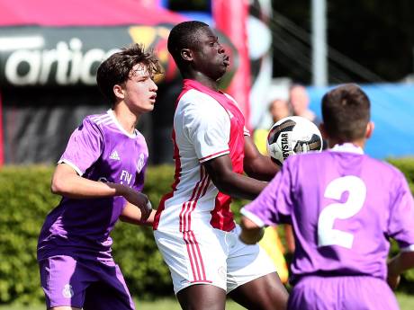 Topvoetbal in Terborg en Groenlo: jeugd Ajax, Barcelona, Feyenoord én PSV in actie in de Achterhoek