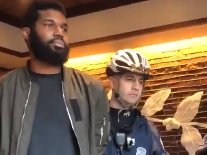 Twee zwarte mannen opgepakt in Starbucks, CEO door het stof: "Ze zaten gewoon te wachten"