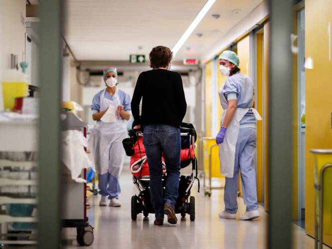 Oversterfte in ons land stijgt tot 77 procent: wat betekent dat? En waarom daalt het aantal ziekenhuisopnames, maar niet het aantal doden?
