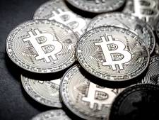 Bitcoin schiet door grens van 10.000 dollar