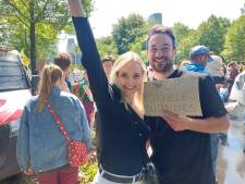 Wie zijn de mensen die waterwerpers trotseerden bij A12-blokkade? ‘Staan hier niet voor onze lol, hè’