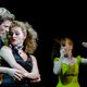 Als Rizzo in Grease zingt, springt stuc uit de muur