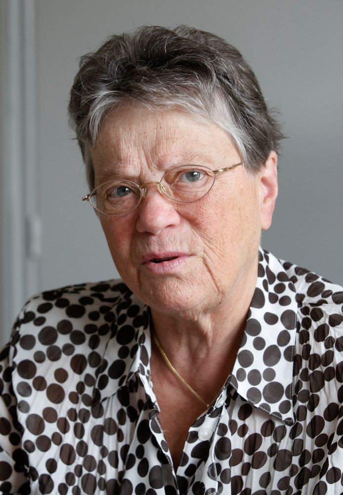 Zuster Antoinette van der Waarden op een foto uit 2008, het jaar waarin ze haar vijftigjarig jubileum vierde als lid van de Zusters van de Heilige Harten.