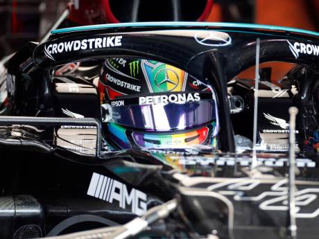 Lewis Hamilton geeft in Qatar met helm in regenboogkleuren signaal af