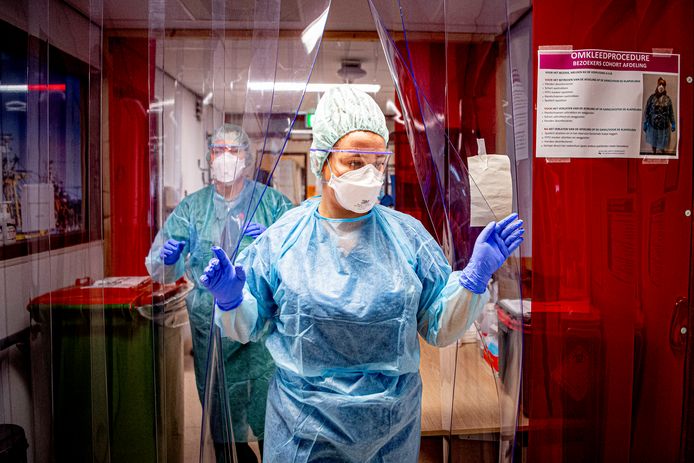 Verpleegkundigen in het Van Weel-Bethesda ziekenhuis in Dirksland, waar de druk tijdens de coronacrisis enorm was.