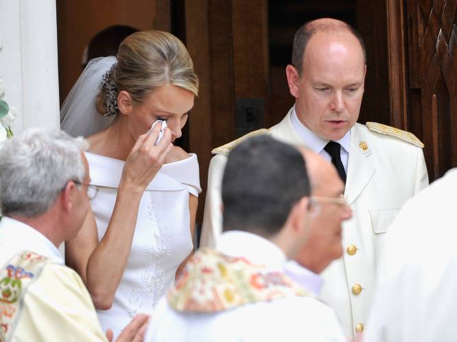 “Stop alsjeblieft met huilen”: de trieste huwelijksdag van Charlene van Monaco, de bruid die driemaal probeerde ontsnappen