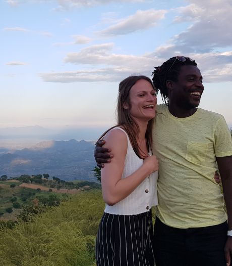 Mariska leerde haar vriend Aaron kennen in Malawi, nu runnen ze een stichting om jongeren te helpen