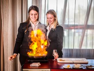 “Aan tafel flamberen of een prachtig stukje vlees versnijden... Het wint opnieuw aan belang”: hotelschool Ter Duinen behaalt goud en zilver op EK ‘junior trancheur’