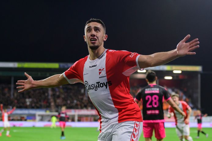 Kharchouch Prijst Fraser Als Ik Straks Terugkom Bij Sparta Kom Ik Terug Bij Een Eredivisieclub Topverhalen Regiosport Rotterdam Ad Nl