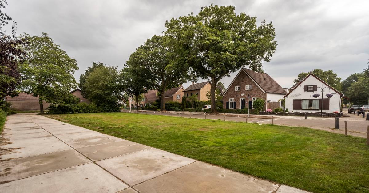 nu kunnen we niet meer naakt door de tuin lopen bezwaren deurnese buurt geen reden voor aanpassen bouwplan de peel ed nl