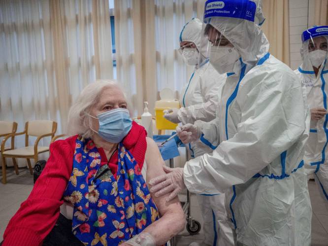 Ook al zijn alle rusthuisbewoners eind februari gevaccineerd: bezoek blijft beperkt eerste weken en maanden