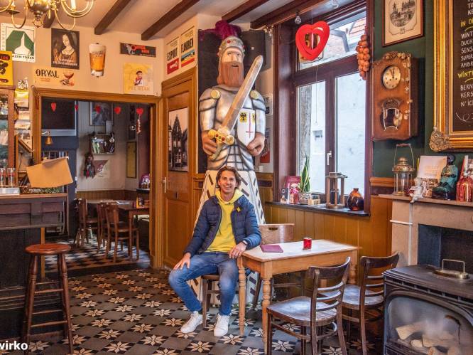 Reus Iwein is nieuw pronkstuk in café Den Biekerf: “Hij paste net onder het plafond”