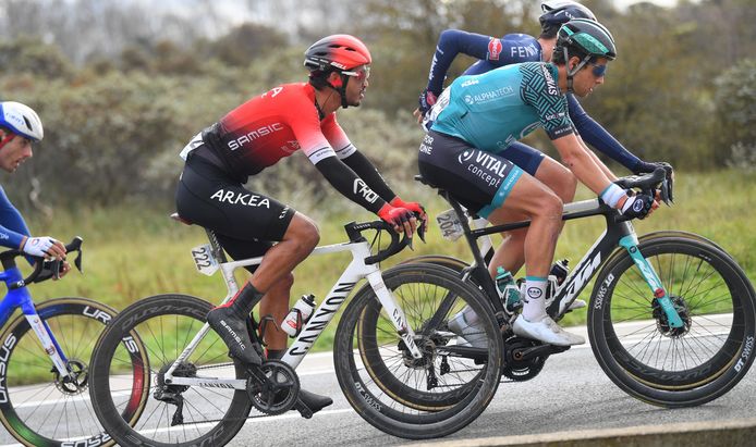 Bert De Backer (rechts) in actie tijdens de AG-Driedaagse Brugge-De Panne van dit jaar.