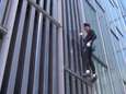 VIDEO: Franse "Spiderman" beklimt wolkenkrabber in Barcelona...zonder harnas!