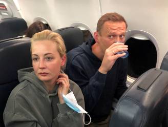 Vrouw van Navalny vliegt terug naar Duitsland