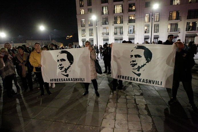 Una manifestazione per chiedere il rilascio dell'ex presidente Mikheil Saakashvili a Tbilisi, Georgia.
