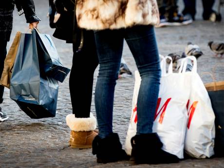 Nederlandse economie groeit mede doordat consumenten veel uitgeven