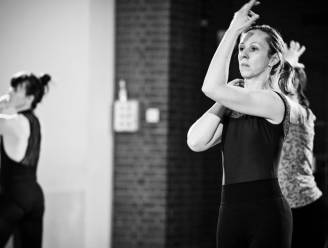 Agi (43) zoekt 40-plussers voor nieuwe dansshow: “Schrijf hen niet te vroeg af, dat ze het niet meer kunnen, is onzin”