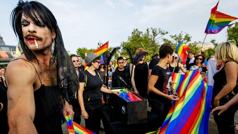 Enkele honderden mensen waren in augustus 2013 op het Museumplein bijeen voor het To Russia with Love-concert, een protestactie tegen het anti-homobeleid in Rusland. Beeld anp