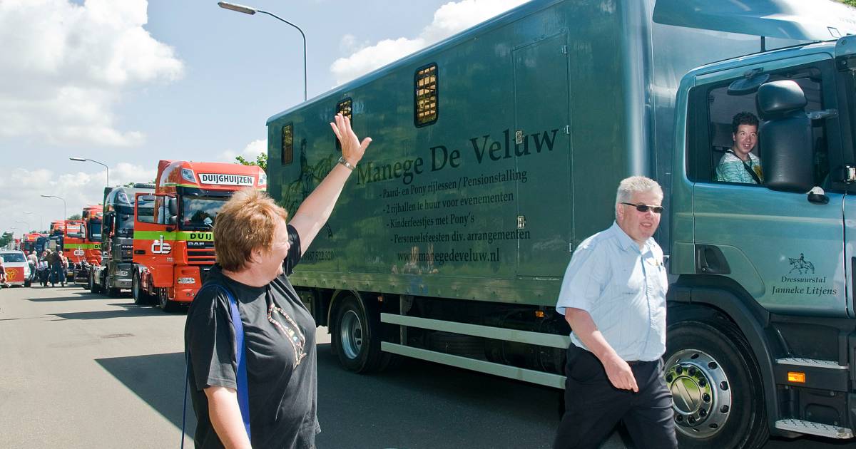150 trucks slaan Maas en Waal dit jaar over: ongeluk in Twente zet streep door Boldershofkonvooi.