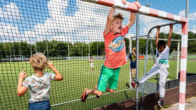 Met deze 6 tips komen jij en je kinderen de zomervakantie in coronatijd goed door