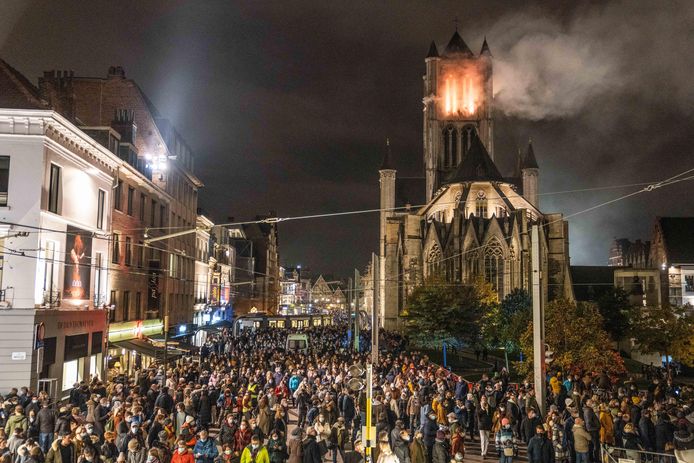 Erg druk in Gent op de tweede dag van het Lichtfestival.