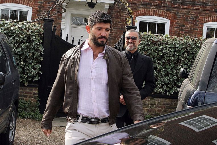 Fadi Fawaz krijgt noppes van zijn vriendje George Michael.
 Beeld GC Images
