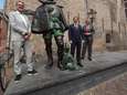 Plaquette op Dordts standbeeld om ‘fout’ goed te maken: ‘Maar ik vind ‘t nog steeds een aanfluiting’