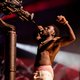 Frenna heeft in de Ziggo Dome de internationale allure die past bij een rapper met 1 miljard streams ★★★★☆