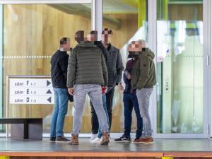“In WhatsApp-groepje verwensten ze moslims naar de hel”: na vrijspraak voor racisme komen Antwerpse agenten nu voor hof van beroep