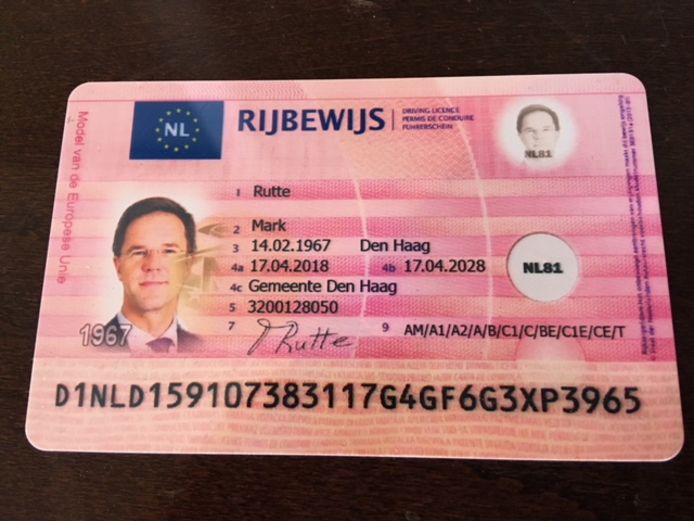 EenVandaag wist een vervalst rijbewijs van premier Mark Rutte te bemachtigen