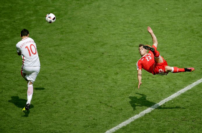 De mooiste goal van het EK? De halve omhaal van de Zwitser Xherdan Shaqiri tegen Polen staat in elk geval nog op ieders netvlies.