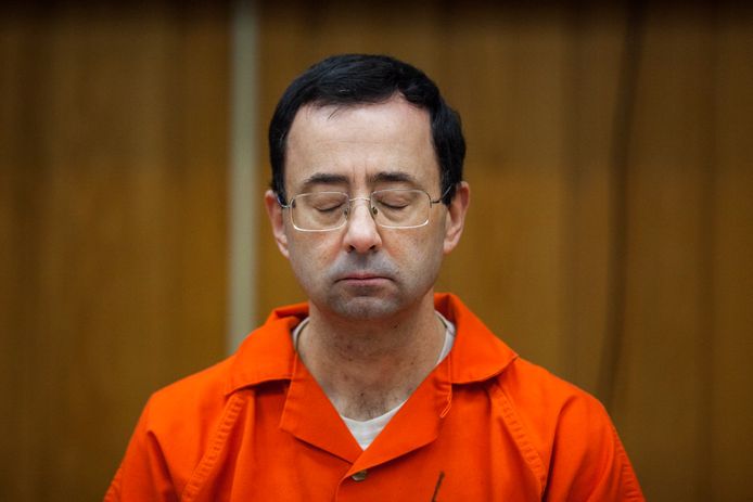 Voormalig turnarts Larry Nassar bij zijn veroordeling in de rechtbank.