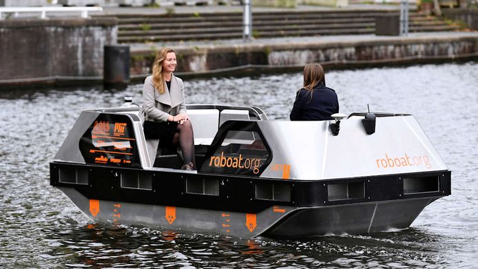 De Roboat werd deze week getest in Amsterdam.