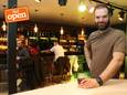 Jean Foubert mikt op een gemengd publiek in zijn vernieuwd café 'Bar Lardo' op het Sint-Nicolaasplein.