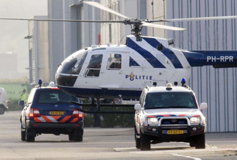 Karadzic wordt per helikopter vervoerd van Rotterdam Airport naar de gevangenis in Scheveningen (ANP) Beeld 